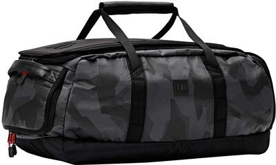Douchebags The Carryall 65l Reisetasche - black camo bei Amazon bestellen